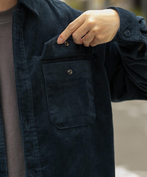 ITEMS URBANRESEARCH（アイテムズ アーバンリサーチ）の「コーデュロイ CPOシャツ（シャツ/ブラウス・メンズ・ブラック/ネイビー/オフホワイト/グレー・MEDIUM/LARGE）」の13枚目の写真