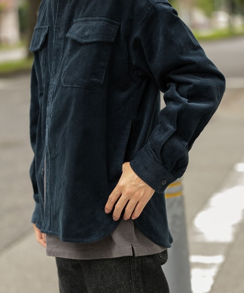 ITEMS URBANRESEARCH（アイテムズ アーバンリサーチ）の「コーデュロイ CPOシャツ（シャツ/ブラウス・メンズ・ブラック/ネイビー/オフホワイト/グレー・MEDIUM/LARGE）」の21枚目の写真