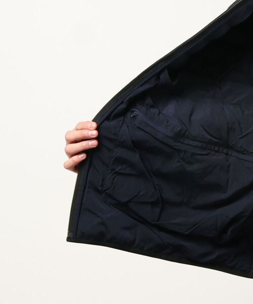 LACOSTE（ラコステ）の「ラコステ ナイロン 折りたたみ 軽量ジャケット（ナイロンジャケット・メンズ・ブラック/ネイビー・M/L/XL）」の8枚目の写真