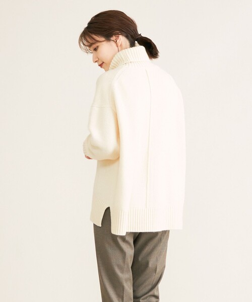 SHARE PARK（シェアパーク）の「【洗える】センターシームタートルニット（ニット/セーター・レディース・グレー系/ベージュ系/アイボリー系/ライトグリーン系/イエロー系/ピンク系・1）」の7枚目の写真