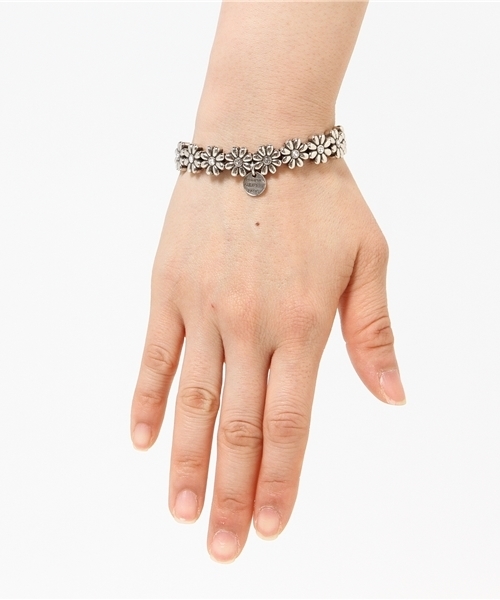 BEAUTY&YOUTH UNITED ARROWS(ビューティーアンドユースユナイテッドアローズ)の「BYMC PHILIPPE AUDIBERT FLOWER ブレスレット(ブレスレット・レディース・シルバー・フリー)」の6枚目の写真