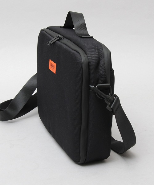 UNIVERSAL OVERALL（ユニバーサルオーバーオール）の「カルゼ調ポリエステル PC収納 ショルダーバッグ（ビジネスバッグ・メンズ・ブラック・FREE）」の6枚目の写真