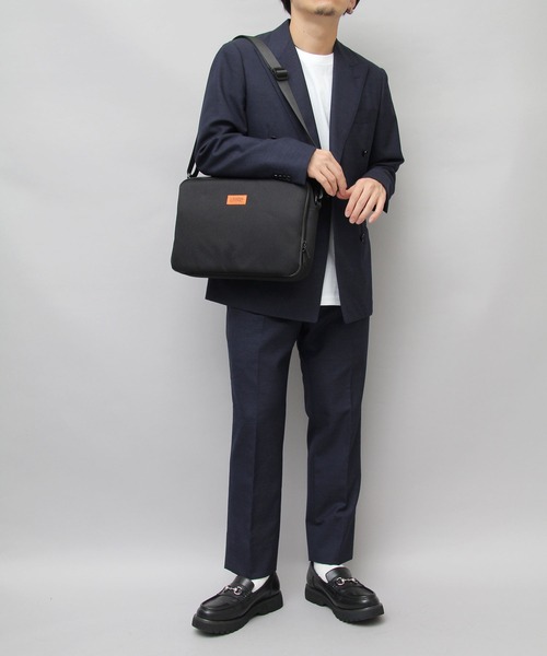 UNIVERSAL OVERALL（ユニバーサルオーバーオール）の「カルゼ調ポリエステル PC収納 ショルダーバッグ（ビジネスバッグ・メンズ・ブラック・FREE）」の11枚目の写真