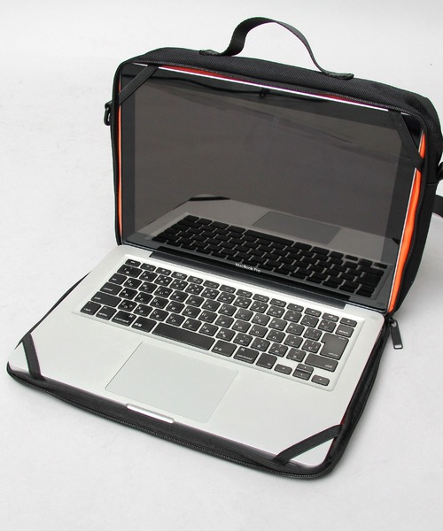 UNIVERSAL OVERALL（ユニバーサルオーバーオール）の「カルゼ調ポリエステル PC収納 ショルダーバッグ（ビジネスバッグ・メンズ・ブラック・FREE）」の15枚目の写真