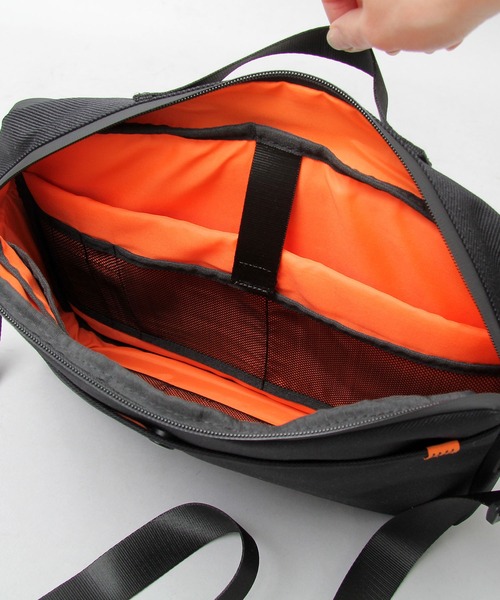 UNIVERSAL OVERALL（ユニバーサルオーバーオール）の「カルゼ調ポリエステル PC収納 ショルダーバッグ（ビジネスバッグ・メンズ・ブラック・FREE）」の18枚目の写真