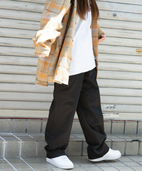 WEGO（ウィゴー）の「WEGO/ワイドシェフパンツ（チノパンツ・メンズ・ホワイト/ブラック/ベージュ/ダークグリーン/ライトパープル/ピンク/ターコイズブルー/その他1/その他2/イエロー/パープル系その他/レッド/ブルー/その他3・SMALL/LARGE/MEDIUM）」の16枚目の写真