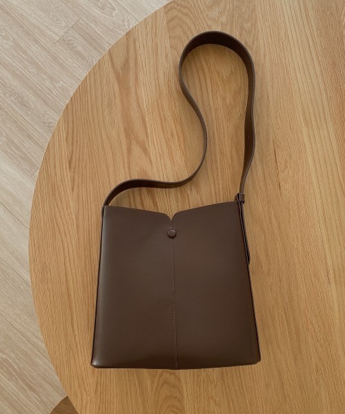 moi tytto（モイテュット）の「フェイクレザーボックスバッグ（ショルダーバッグ・レディース・ブラウン/ベージュ・FREE）」の4枚目の写真