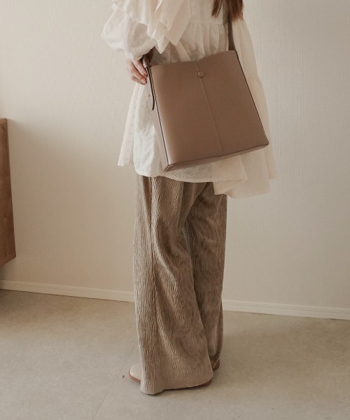 moi tytto（モイテュット）の「フェイクレザーボックスバッグ（ショルダーバッグ・レディース・ブラウン/ベージュ・FREE）」の7枚目の写真