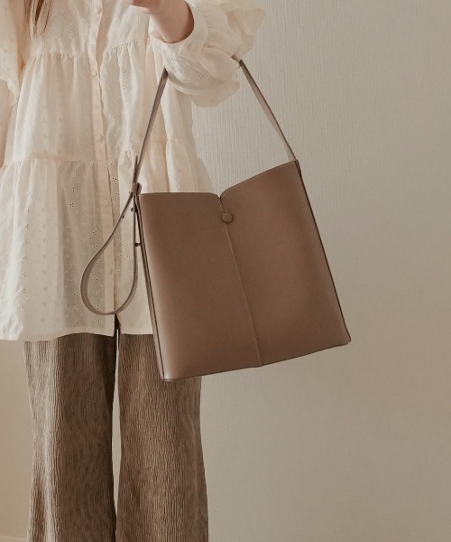 moi tytto（モイテュット）の「フェイクレザーボックスバッグ（ショルダーバッグ・レディース・ブラウン/ベージュ・FREE）」の9枚目の写真
