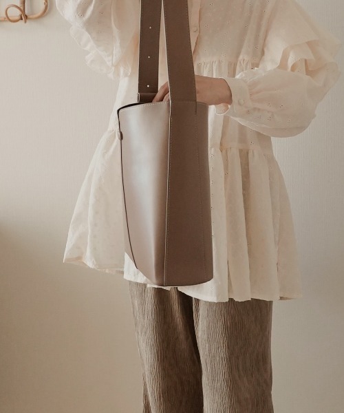 moi tytto（モイテュット）の「フェイクレザーボックスバッグ（ショルダーバッグ・レディース・ブラウン/ベージュ・FREE）」の10枚目の写真