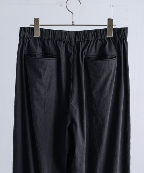 ln fortis(ロンフォルティス)の「ln fortis - リンクルセミワイドフレアパンツ(その他パンツ・メンズ・ブラック/ブラウン/グリーン・SMALL/MEDIUM)」の4枚目の写真