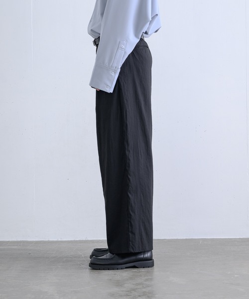 ln fortis(ロンフォルティス)の「ln fortis - リンクルセミワイドフレアパンツ(その他パンツ・メンズ・ブラック/ブラウン/グリーン・SMALL/MEDIUM)」の15枚目の写真