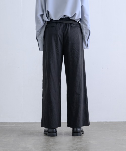 ln fortis(ロンフォルティス)の「ln fortis - リンクルセミワイドフレアパンツ(その他パンツ・メンズ・ブラック/ブラウン/グリーン・SMALL/MEDIUM)」の16枚目の写真