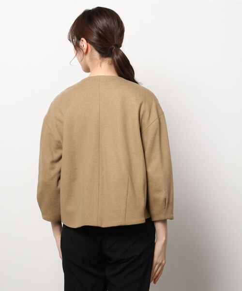 A.N.L（エーエヌエル　レーベル）の「A.N.L ウール　ノーカラーショート　ジャケット（ノーカラージャケット・レディース・ベージュ・38/40）」の2枚目の写真