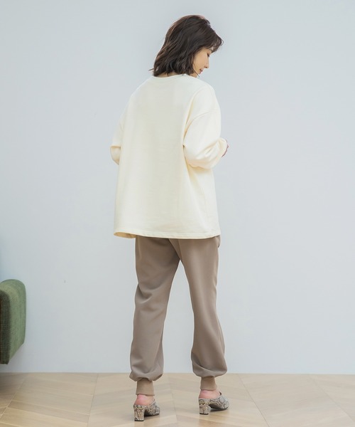 GeeRA(ジーラ)の「エンボス加工裏毛プルオーバー(Tシャツ/カットソー・レディース・アイボリー/ブルー/チャコール・MEDIUM)」の10枚目の写真