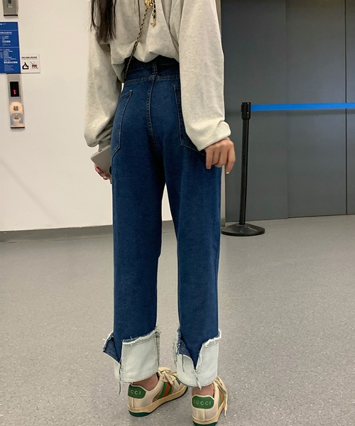 Jewelobe(ジュエローブ)の「ロールアップストレートデニムパンツ(デニムパンツ・レディース・ブラック/ブルー・S/M)」の2枚目の写真