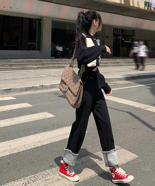 Jewelobe(ジュエローブ)の「ロールアップストレートデニムパンツ(デニムパンツ・レディース・ブラック/ブルー・S/M)」の6枚目の写真