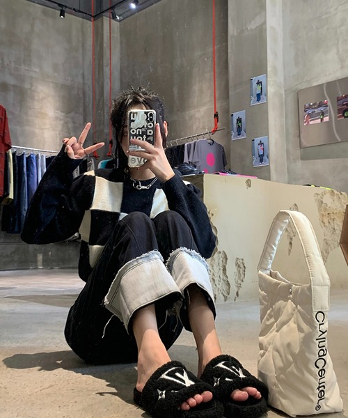 Jewelobe(ジュエローブ)の「ロールアップストレートデニムパンツ(デニムパンツ・レディース・ブラック/ブルー・S/M)」の10枚目の写真