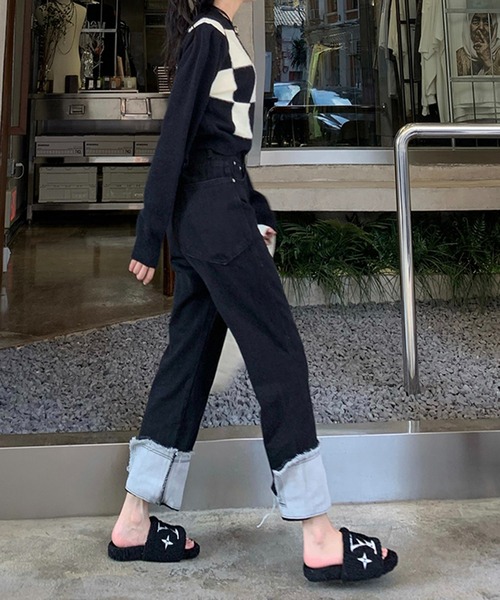 Jewelobe(ジュエローブ)の「ロールアップストレートデニムパンツ(デニムパンツ・レディース・ブラック/ブルー・S/M)」の15枚目の写真