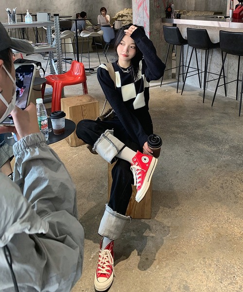 Jewelobe(ジュエローブ)の「ロールアップストレートデニムパンツ(デニムパンツ・レディース・ブラック/ブルー・S/M)」の7枚目の写真
