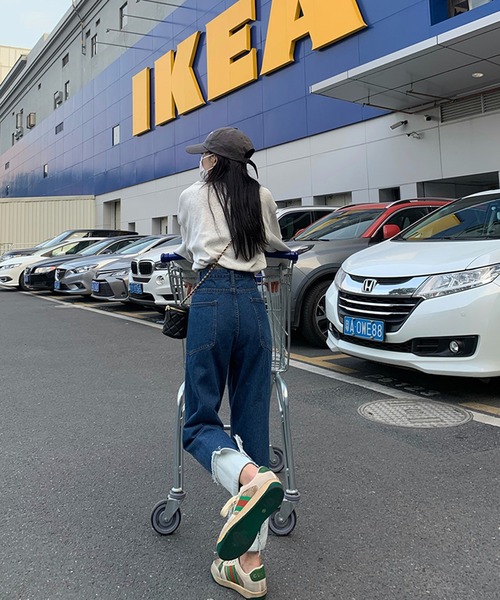 Jewelobe(ジュエローブ)の「ロールアップストレートデニムパンツ(デニムパンツ・レディース・ブラック/ブルー・S/M)」の8枚目の写真