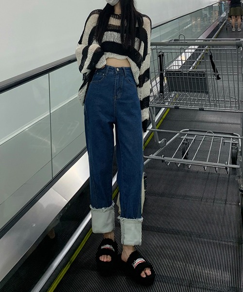 Jewelobe(ジュエローブ)の「ロールアップストレートデニムパンツ(デニムパンツ・レディース・ブラック/ブルー・S/M)」の5枚目の写真