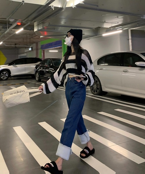 Jewelobe(ジュエローブ)の「ロールアップストレートデニムパンツ(デニムパンツ・レディース・ブラック/ブルー・S/M)」の9枚目の写真