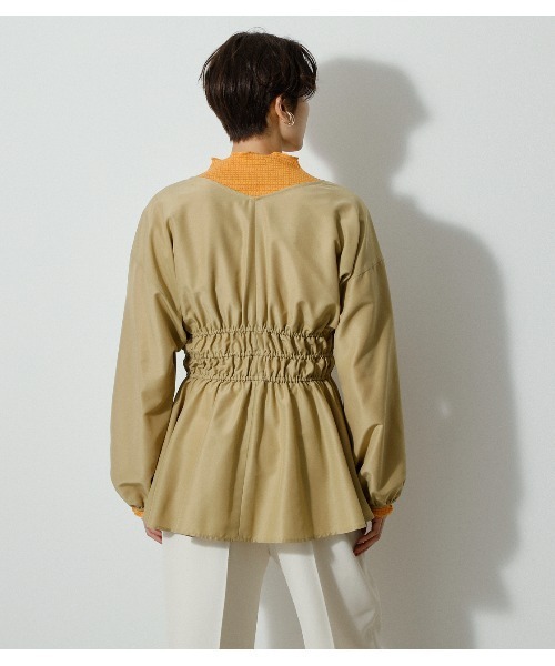 AZUL by moussy（アズールバイマウジー）の「SHIRRING V/N BLOUSE/シャーリングブイネックブラウス（シャツ/ブラウス・レディース・ブラック/オフホワイト/ベージュ系その他/イエロー・MEDIUM/SMALL）」の19枚目の写真