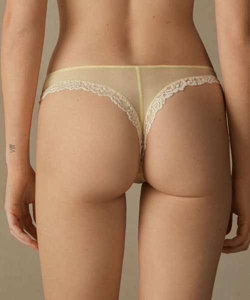 Intimissimi(インティミッシミ)の「Pretty Flowers ブラジリアンパンティ(ショーツ・レディース・ライラック/グレイッシュブルー/ペールイエロー/クリアグリーン・S/M/L)」の14枚目の写真