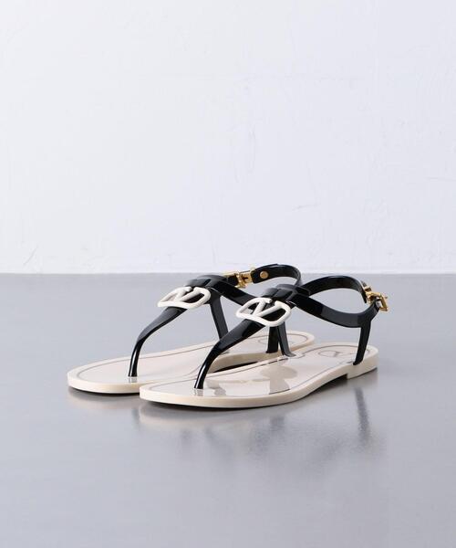 VALENTINO（ヴァレンティノ）の「＜VALENTINO（ヴァレンティノ）＞PVC V トング サンダル ■■■（サンダル・レディース・ブラック・35/36/38/37）」の2枚目の写真