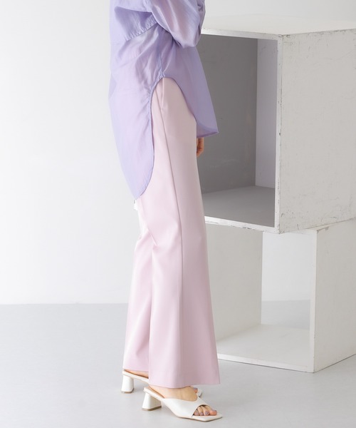 KBF（ケイビーエフ）の「スリムフレアイージーパンツ（その他パンツ・レディース・ブラック/ピンク/グリーン/アイボリー・ONE）」の4枚目の写真