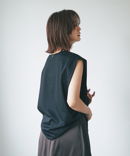 RIVE DROITE（リヴドロワ）の「ロイヤルクールコクーンカットソー（Tシャツ/カットソー・レディース・ブラック/オフホワイト/カーキ・FREE）」の14枚目の写真