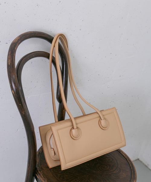 KBF(ケイビーエフ)の「ステッチデザインロングショルダーBAG(ショルダーバッグ・レディース・ブラック/ベージュ・ONE)」の6枚目の写真