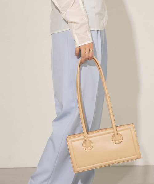 KBF(ケイビーエフ)の「ステッチデザインロングショルダーBAG(ショルダーバッグ・レディース・ブラック/ベージュ・ONE)」の3枚目の写真