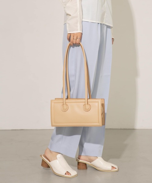 KBF(ケイビーエフ)の「ステッチデザインロングショルダーBAG(ショルダーバッグ・レディース・ブラック/ベージュ・ONE)」の9枚目の写真