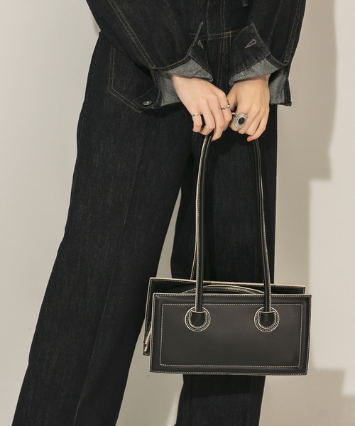 KBF(ケイビーエフ)の「ステッチデザインロングショルダーBAG(ショルダーバッグ・レディース・ブラック/ベージュ・ONE)」の7枚目の写真