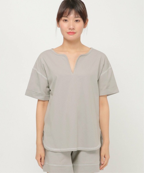ikka(イッカ)の「配色ステッチキーネックTシャツ(Tシャツ/カットソー・レディース・ライトグレー/チャコールグレー・L/M)」の7枚目の写真