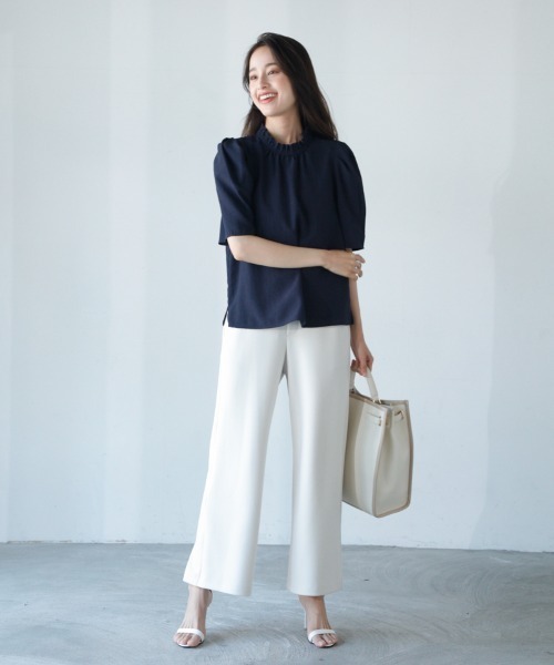 M.deux（エムドゥ）の「〔ギャザーネックパフスリーブブラウス〕（シャツ/ブラウス・レディース・ベージュ/ネイビー・MEDIUM）」の16枚目の写真