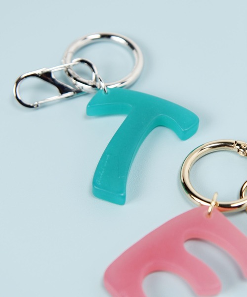 GLOBAL WORK（グローバルワーク）の「マルチWAYイニシャルチャーム/345194（その他小物・レディース・オレンジ/イエロー/ベージュ/パープル/グリーン/レッド/グリーン系その他/グレー/ピンク/グリーン系その他2/その他/ブルー/クリア/オレンジ系その他・FREE）」の5枚目の写真