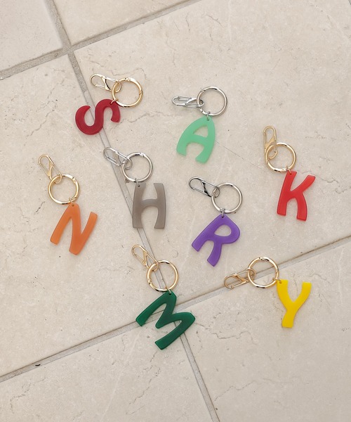 GLOBAL WORK（グローバルワーク）の「マルチWAYイニシャルチャーム/345194（その他小物・レディース・オレンジ/イエロー/ベージュ/パープル/グリーン/レッド/グリーン系その他/グレー/ピンク/グリーン系その他2/その他/ブルー/クリア/オレンジ系その他・FREE）」の15枚目の写真