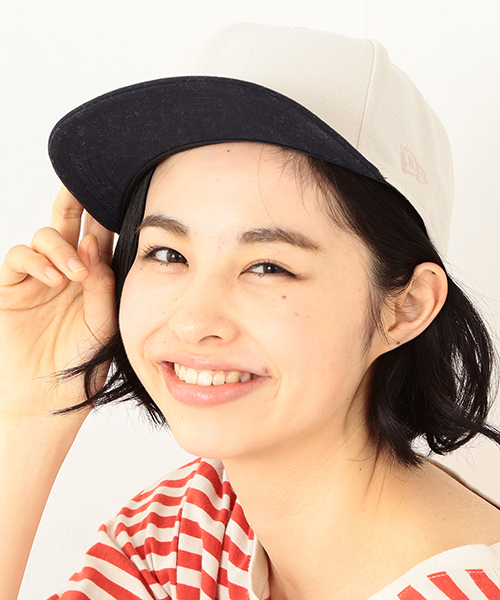 NEW ERA（ニューエラ）の「NEW ERA / 2Tone 506 Short Visor SP（キャップ・レディース・オフホワイト/グレー・ONE SIZE）」の2枚目の写真