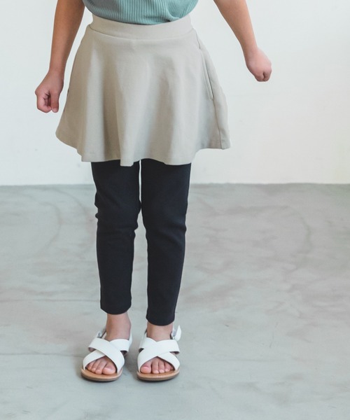 pairmanon（ペアマノン）の「【柔らかストレッチ】10分丈無地配色スカッツ（レギンス/スパッツ・キッズ・ラベンダー/ピンク/ブラック/ピンク系その他/ライトベージュ/グレイッシュベージュ/ブルー系その他3/ブラック系その他/ネイビー/ライトパープル/ブルー/ライトピンク/テラコッタ・90/110/120/130/140/150/100）」の4枚目の写真