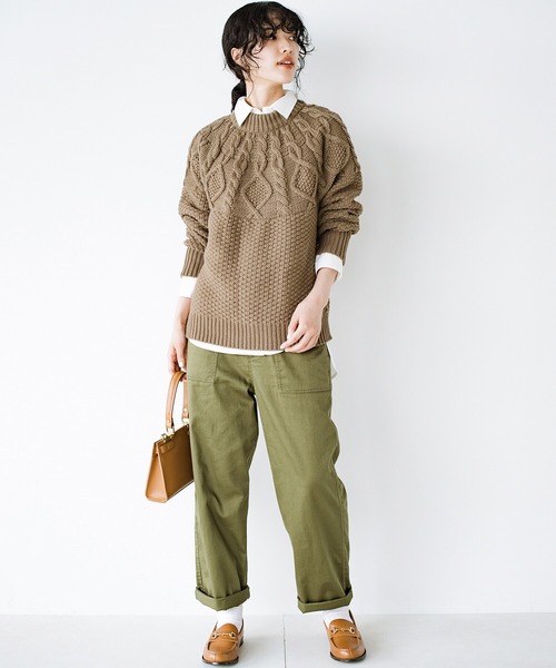 haco!（ハコ）の「360度かわいく顔映え！肩まわりの編み地で新鮮に華やぐ求心風ケーブルニット（ニット/セーター・レディース・アイボリー/ベージュ・SMALL/MEDIUM/LARGE/X-LARGE）」の4枚目の写真