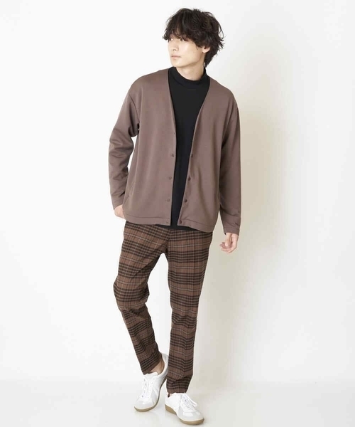 a.v.v(アーヴェヴェ)の「ポンチモックネックカットソー(Tシャツ/カットソー・メンズ・ホワイト/ブラック・44/46/48/50)」の4枚目の写真