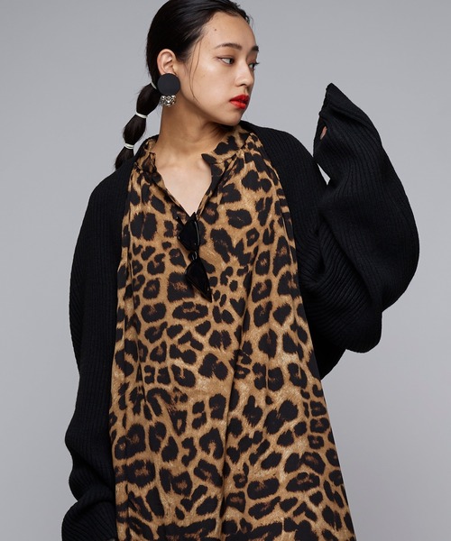 Narcissus(ナルシス)の「【Narcissus】ニット2WAYカーディガン(カーディガン/ボレロ・レディース・グレー/ブラック・FREE)」の2枚目の写真