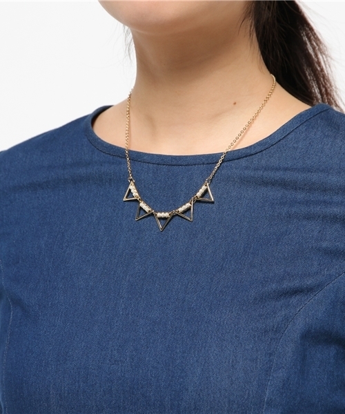 WEGO（ウィゴー）の「WEGO/トライアングルプチネックレス（ネックレス・レディース・ゴールド・FREE）」の4枚目の写真