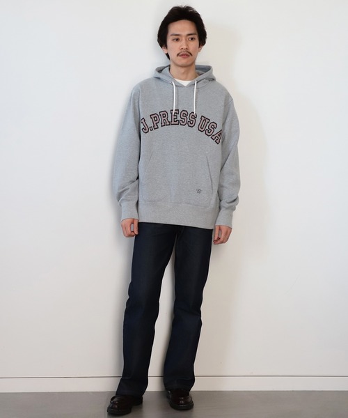 J.PRESS(ジェイプレス)の「J.PRESS × BEAMS LIGHTS / 別注 ロゴ スウェット フーディ(パーカー・メンズ・グレー/ネイビー・M/L)」の7枚目の写真