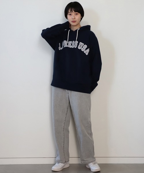J.PRESS(ジェイプレス)の「J.PRESS × BEAMS LIGHTS / 別注 ロゴ スウェット フーディ(パーカー・メンズ・グレー/ネイビー・M/L)」の12枚目の写真
