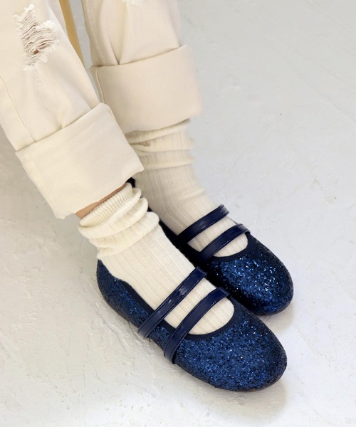 SOROTTO（ソロット）の「ゴム付きダブルベルト パンプス（バレエシューズ・キッズ・ブラック/シルバー/ホワイト/ネイビー・16.0cm/17.0cm/18.0cm/19.0cm/20.0cm/21.0cm/22.0cm）」の3枚目の写真