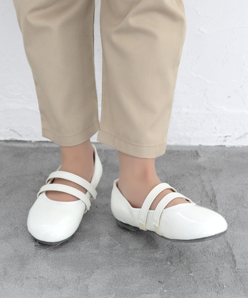 SOROTTO（ソロット）の「ゴム付きダブルベルト パンプス（バレエシューズ・キッズ・ブラック/シルバー/ホワイト/ネイビー・16.0cm/17.0cm/18.0cm/19.0cm/20.0cm/21.0cm/22.0cm）」の11枚目の写真